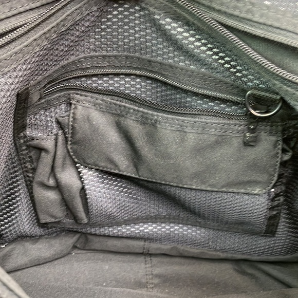 Tumi Messenger Laptop Bag - Picture 8 of 16